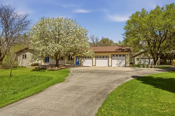 5955 Meadow DR SE, Rochester, MN 55904