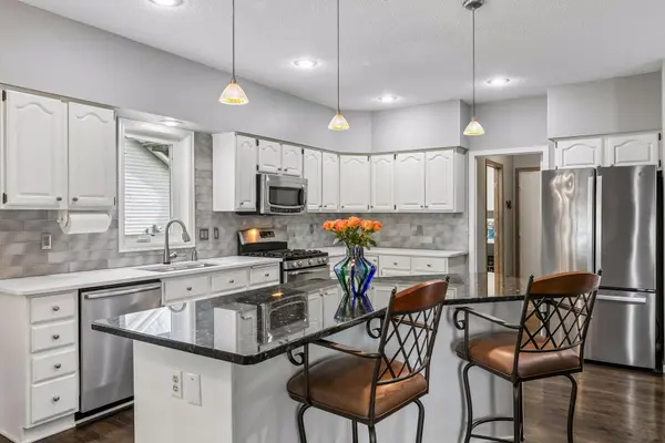 3655 Urbandale LN N, Plymouth, MN 55446