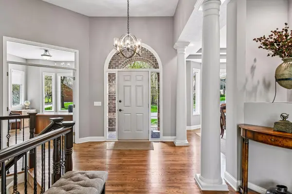 2865 Autumn Woods DR, Chaska, MN 55318