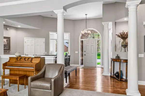 2865 Autumn Woods DR, Chaska, MN 55318