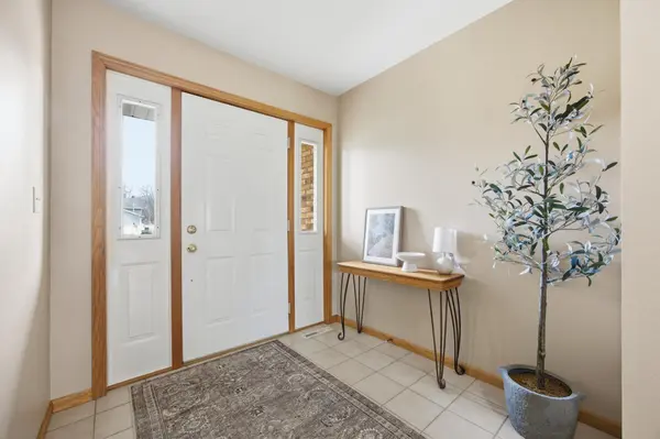 4054 S Rivershore DR, Moorhead, MN 56560