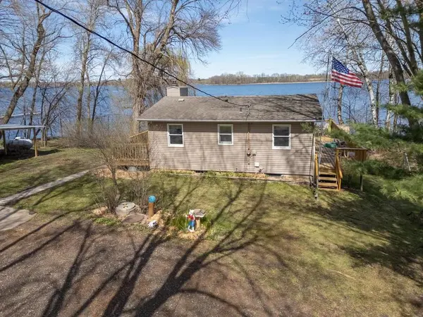 46649 Cambridge DR, Stanchfield, MN 55080