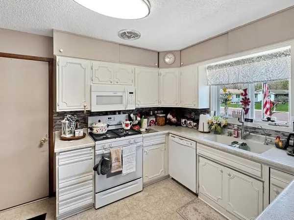 3207 Redwood AVE, Slayton, MN 56172