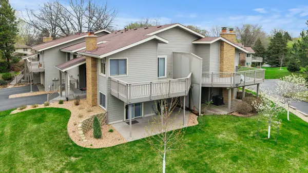 6978 W 84th Street CIR, Bloomington, MN 55438