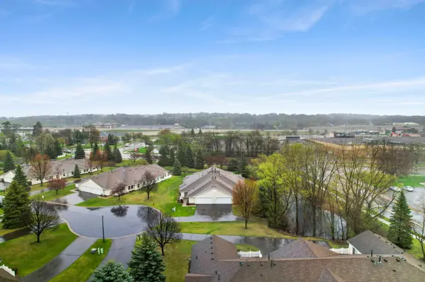 19102 Jackson CT NW #35, Elk River, MN 55330