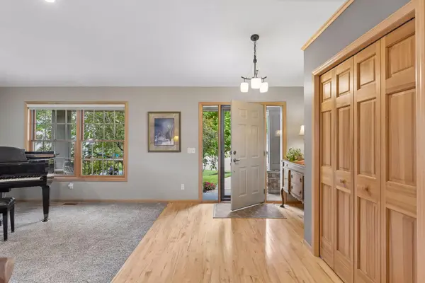 612 Park View CT, Hudson, WI 54016
