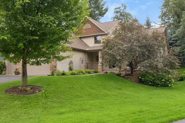 612 Park View CT, Hudson, WI 54016