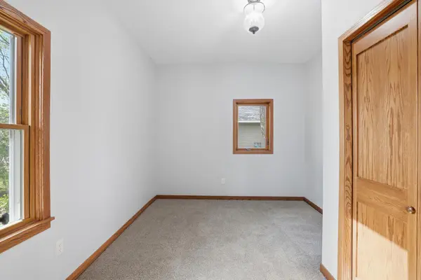 219 S Cedar ST, Belle Plaine, MN 56011