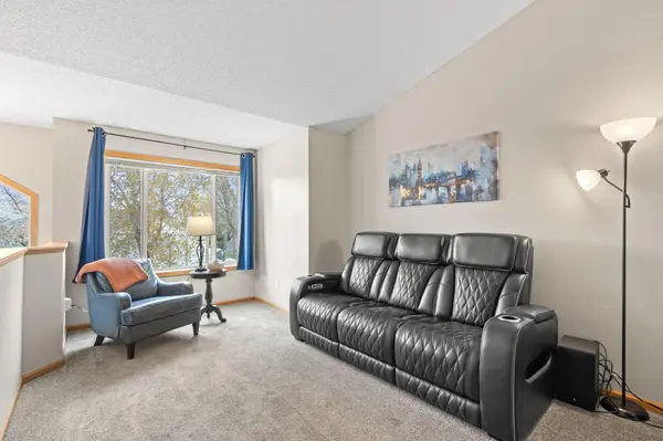 10055 Somerset LN, Monticello, MN 55362