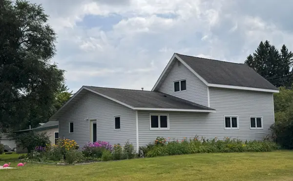 20 Elm AVE NE,  Menahga,  MN 56464