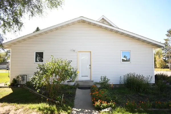 20 Elm AVE NE, Menahga, MN 56464