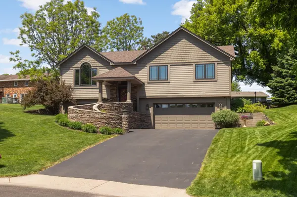 1255 Doe CIR,  White Bear Lake,  MN 55110