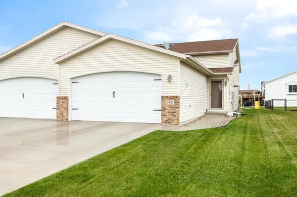 3421 Eagle Run DR, West Fargo, ND 58078