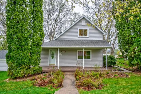 1211 3rd ST N, Stillwater, MN 55082