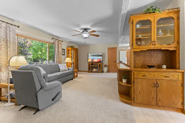 835 Harrington ST SW, Hutchinson, MN 55350