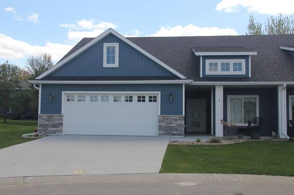 900 11th PL NW, Kasson, MN 55944