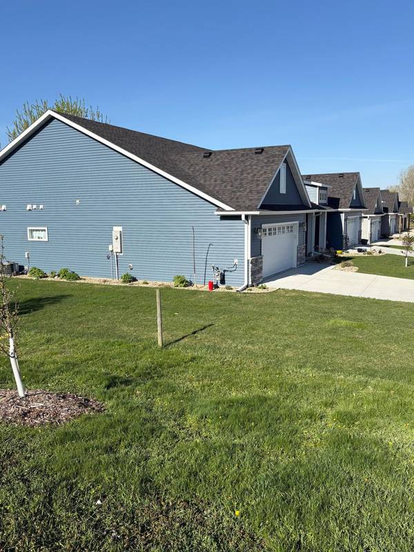 900 11th PL NW, Kasson, MN 55944