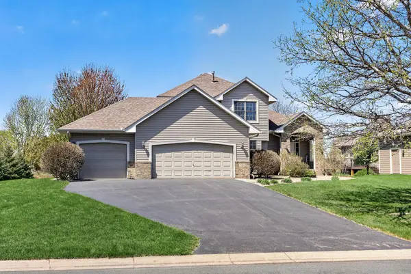 1135 S Trappers XING, Lino Lakes, MN 55038