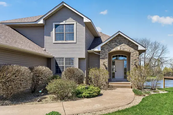 1135 S Trappers XING, Lino Lakes, MN 55038