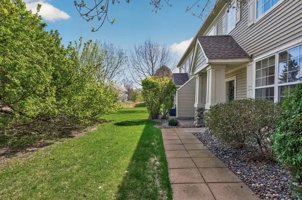 1891 Wildflower CT, Shoreview, MN 55126
