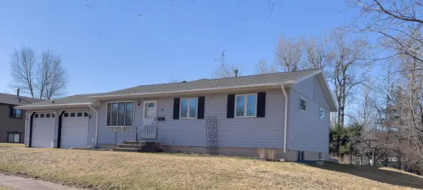 16 Law DR, Silver Bay, MN 55614