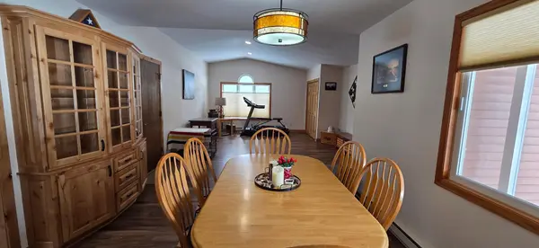 321 Shorewood DR, International Falls, MN 56649