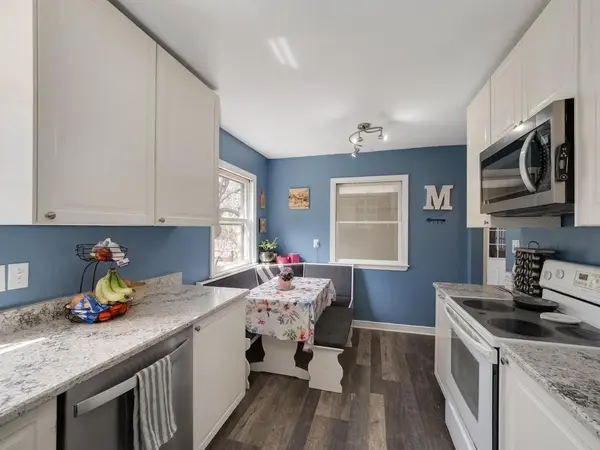 1052 County Road B W, Roseville, MN 55113