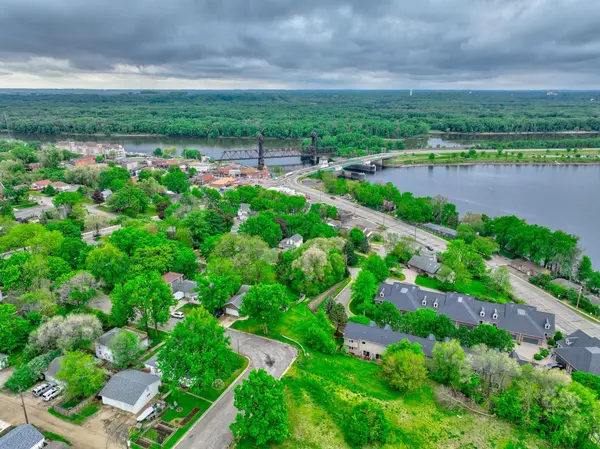 344 Elm ST N, Prescott, WI 54021