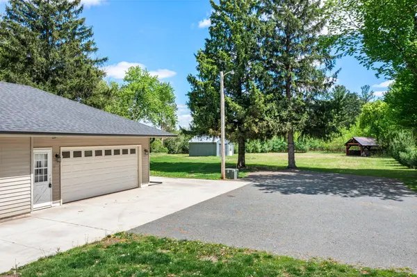 7047 Humber TRL NE, North Branch, MN 55056