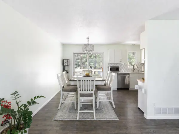 78 6 1/2 ST NW, Elk River, MN 55330