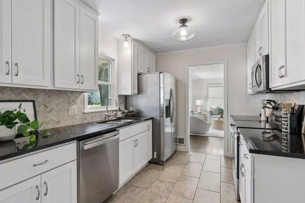 7508 Edgebrook DR, Saint Louis Park, MN 55426