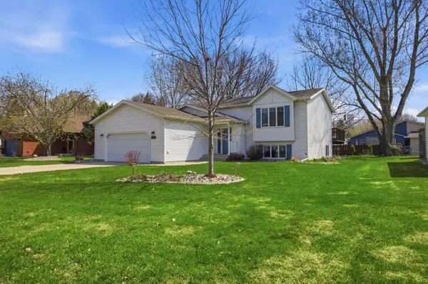 2400 Fairway DR, Moorhead, MN 56560