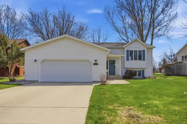 2400 Fairway DR,  Moorhead,  MN 56560