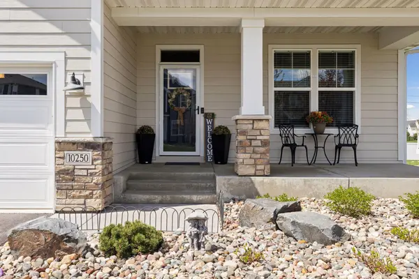 10250 Arrowwood PATH, Woodbury, MN 55129