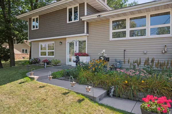4415 Victoria ST N, Shoreview, MN 55126