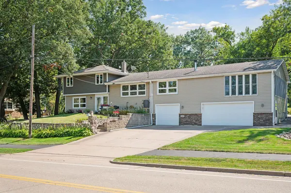 4415 Victoria ST N, Shoreview, MN 55126