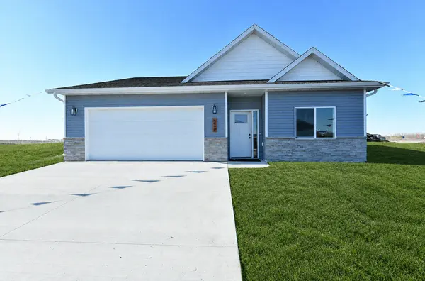 6808 Deer Creek LOOP, Horace, ND 58047