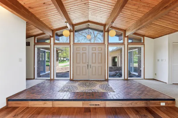 70 Valley LN, Hastings, MN 55033