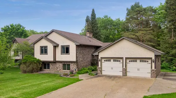 1326 Griffin AVE, Mahtomedi, MN 55115