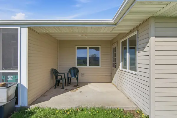 1709 Hiawatha DR E, Wabasha, MN 55981