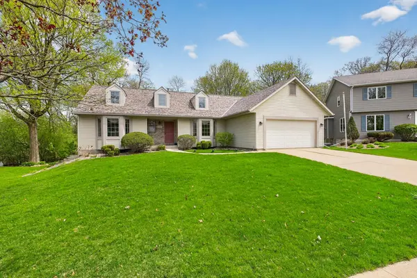 1131 Baird LN NE, Rochester, MN 55906