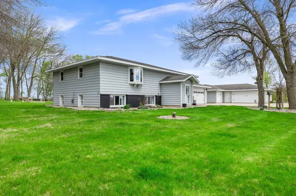 16474 200th ST, Hutchinson, MN 55350