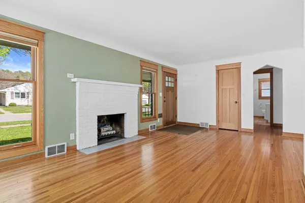 1646 Middleton AVE, Saint Paul, MN 55116