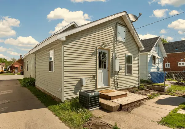 659 W 4th ST, Winona, MN 55987