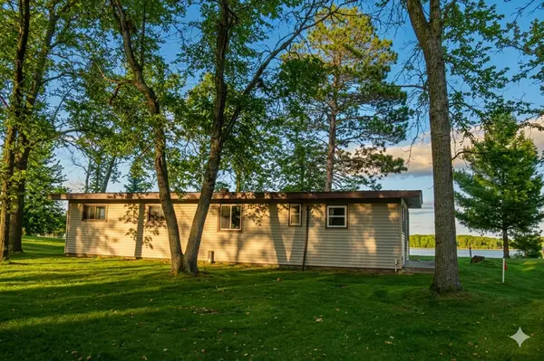 668 Shore Haven Lane #Cabin 7, Hackensack, MN 56452