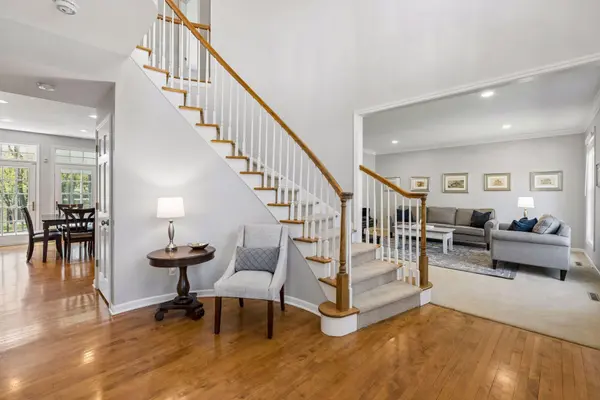 20150 Sweetwater Curve, Shorewood, MN 55331