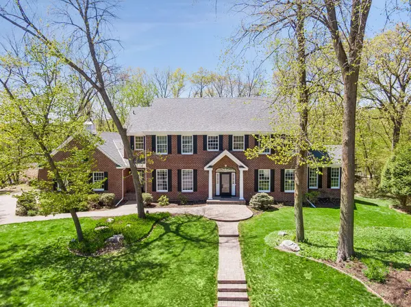 20150 Sweetwater Curve, Shorewood, MN 55331