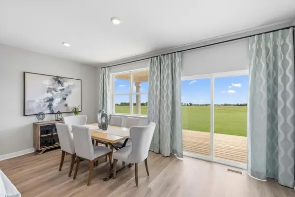 1513 Clover Preserve WAY, Chaska, MN 55318