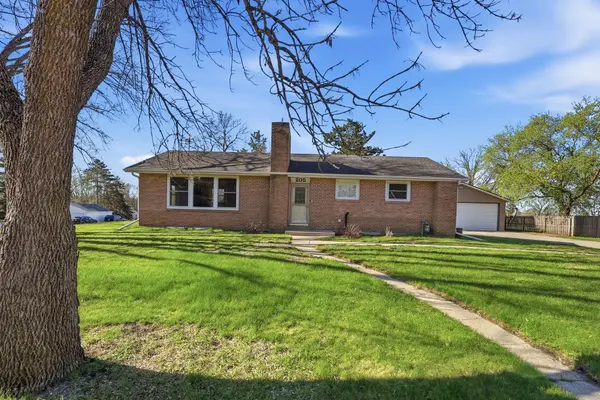 205 1st AVE NW, New London, MN 56273