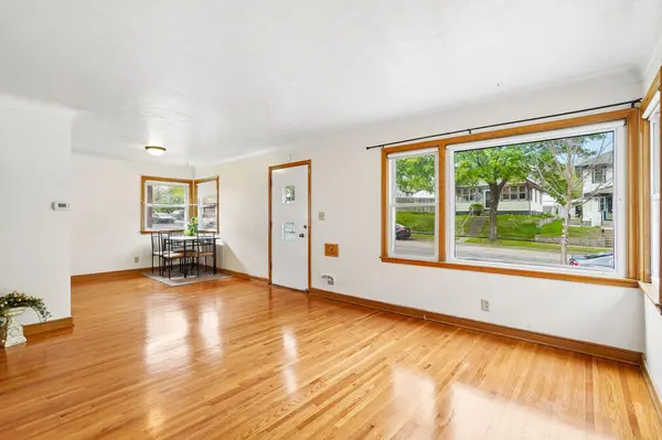 1072 Thomas AVE, Saint Paul, MN 55104